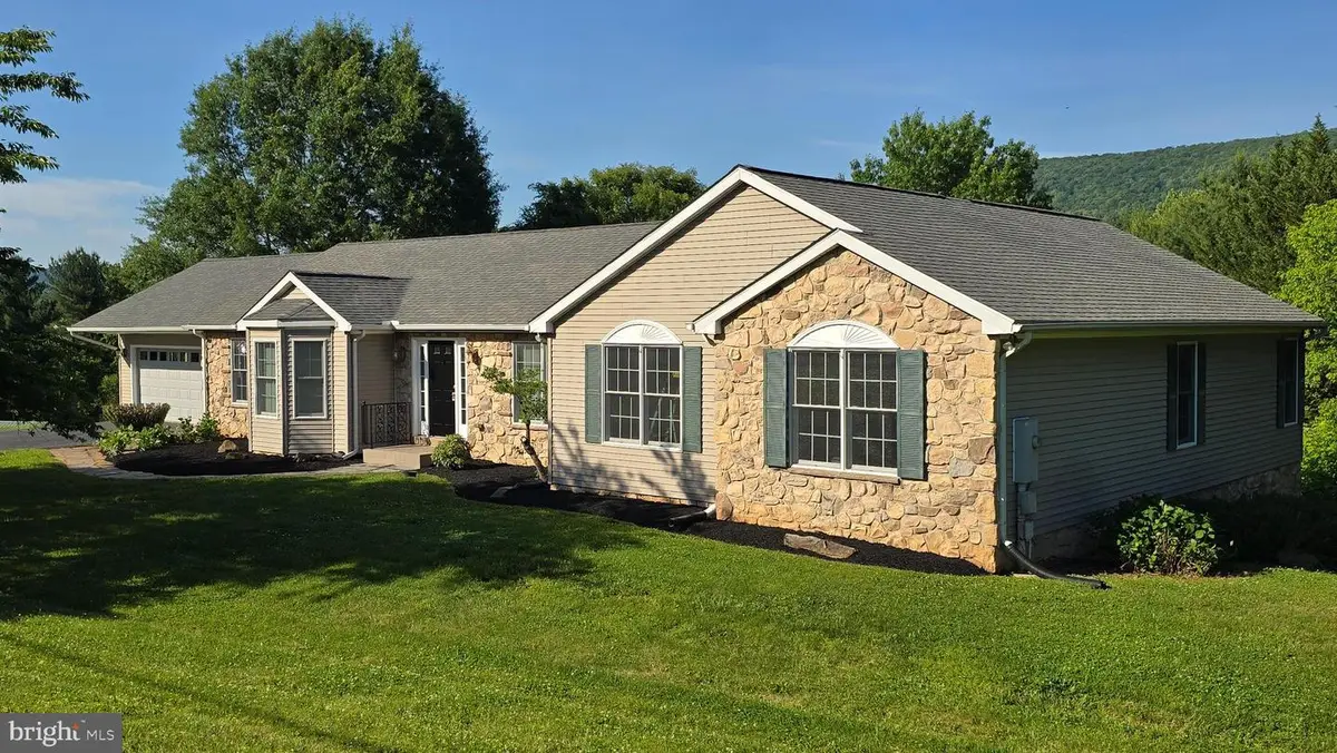 8613 Hollow Rd, Middletown, MD 21769 - #1