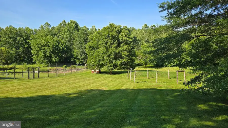 8613 Hollow Rd, Middletown, MD 21769 - #3