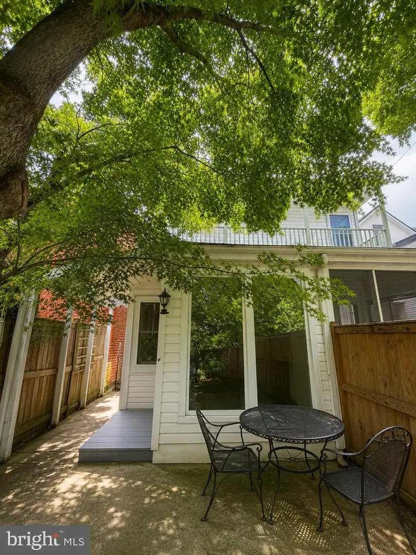 327 E 3rd St, Frederick, MD 21701 - #2
