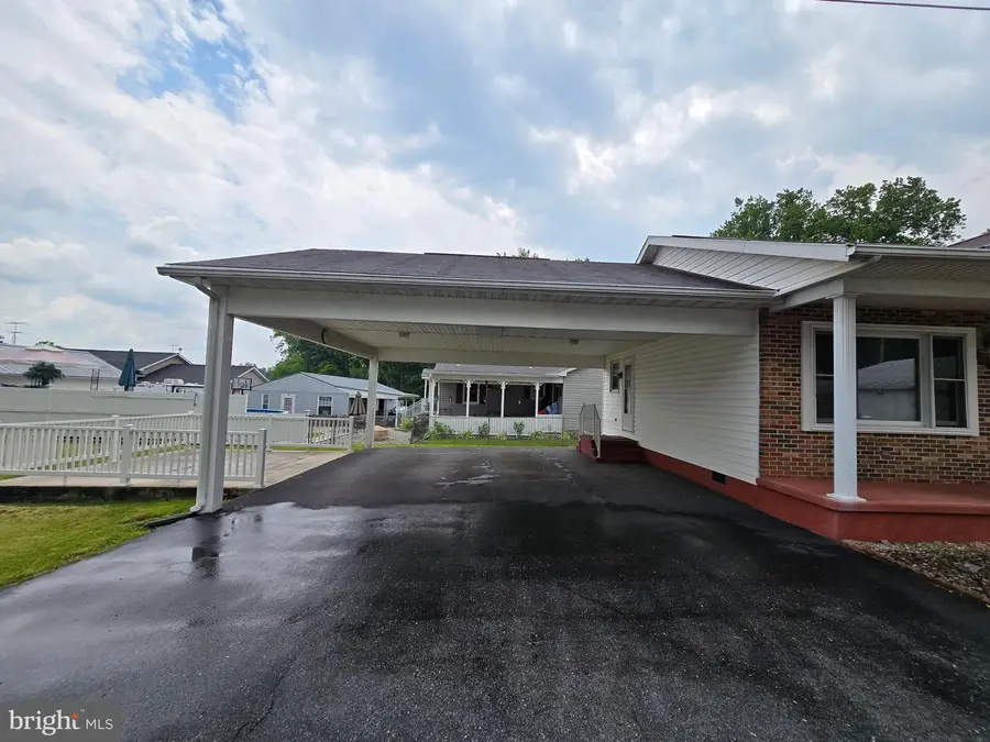 4 S Altamont Ave, Thurmont, MD 21788 - #2