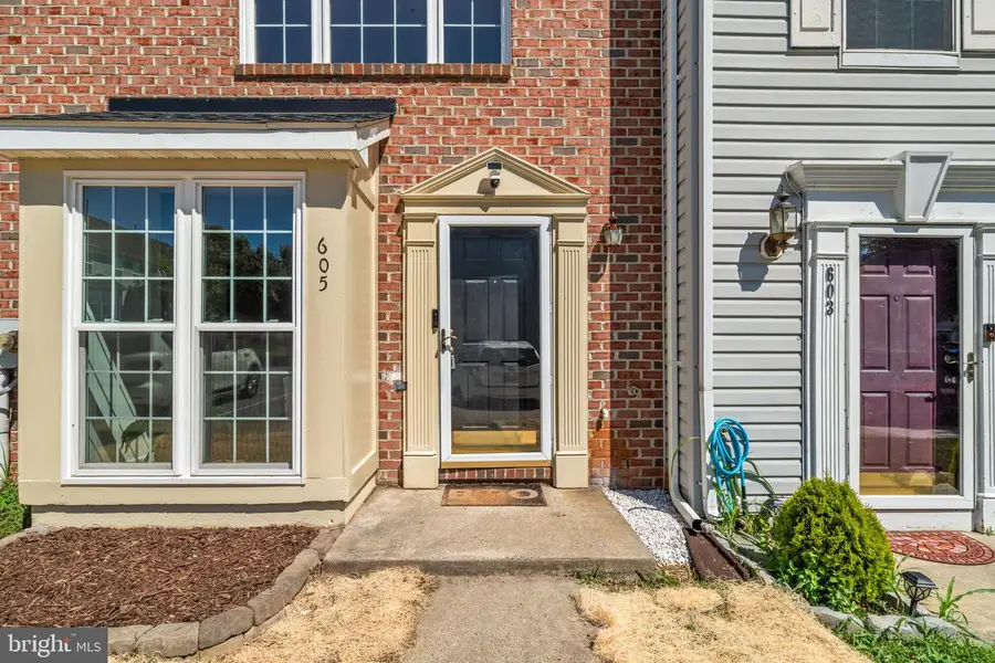 605 Hollowstone Rd, Frederick, MD 21703 - #2
