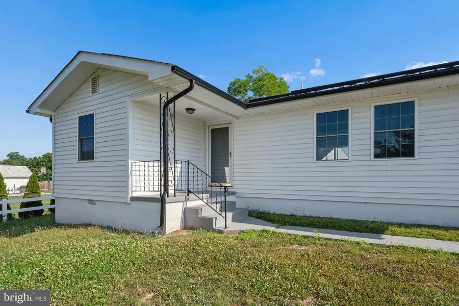 5941 Bartonsville Rd, Frederick, MD 21704 - #2