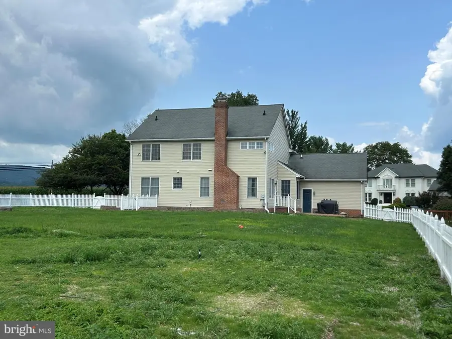 8009 Stone Ridge Dr, Frederick, MD 21702 - #2