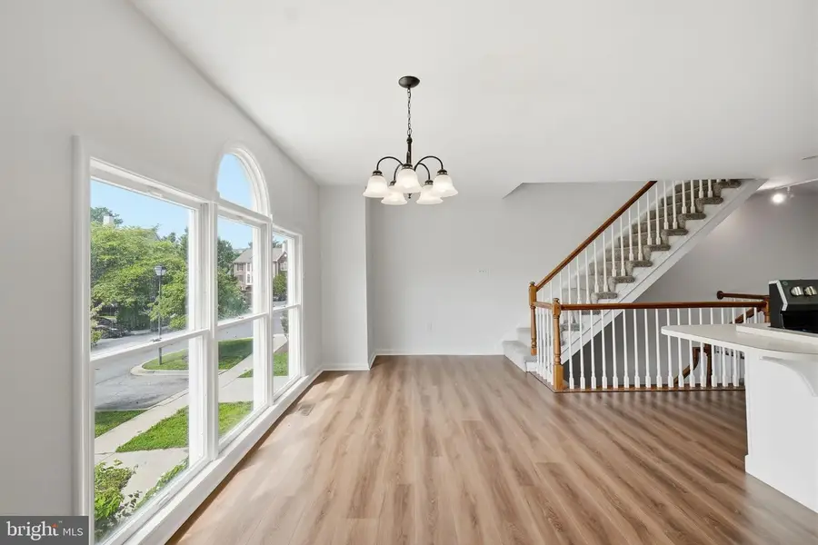 18 Victoria Sq, Frederick, MD 21702 - #2
