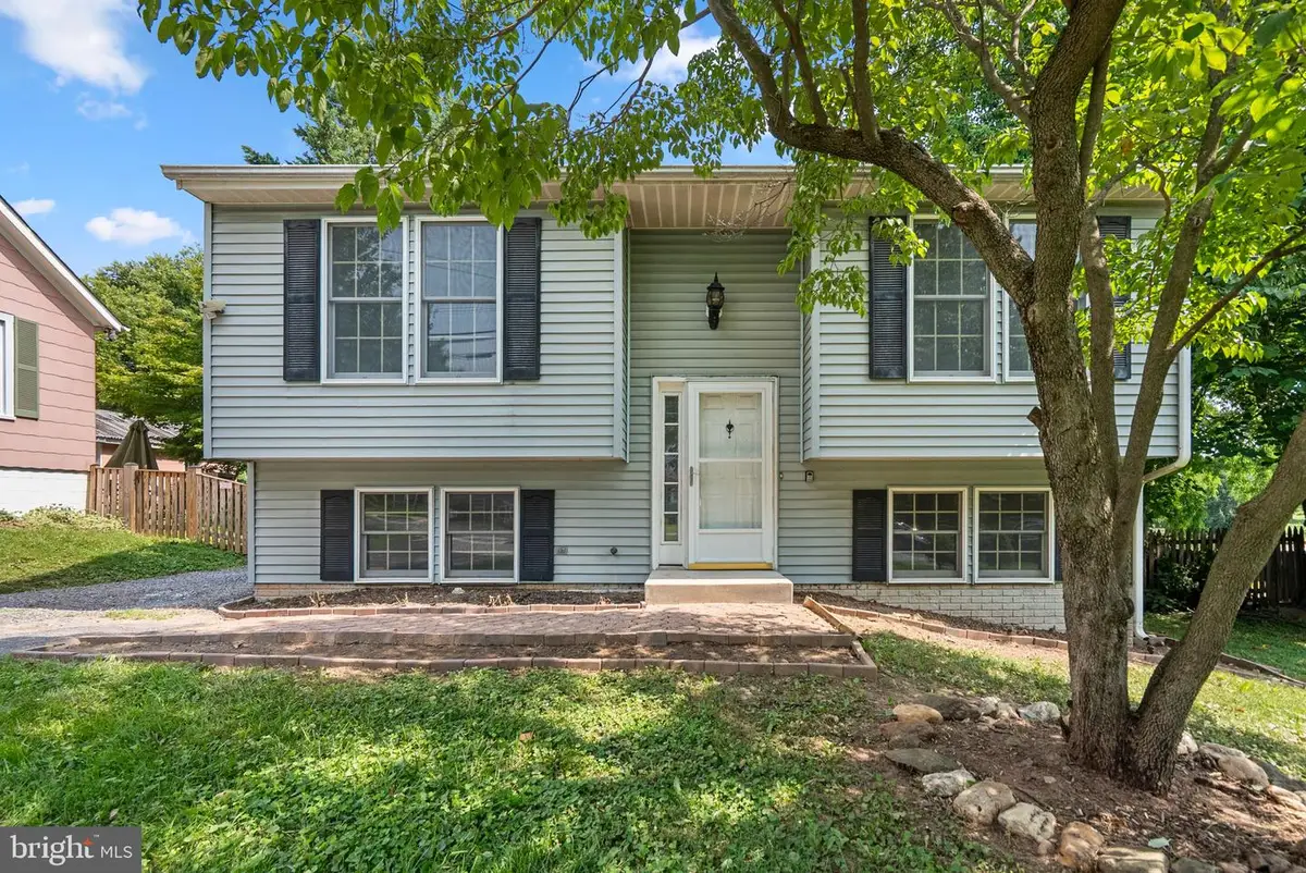 903 Chestnut St, Frederick, MD 21703 - #1