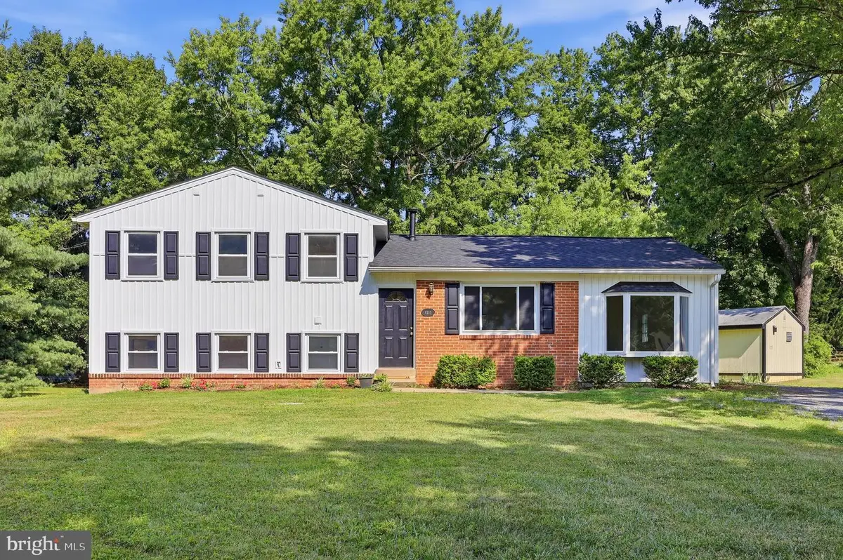 8215 Virginia Ln, Frederick, MD 21704 - #1