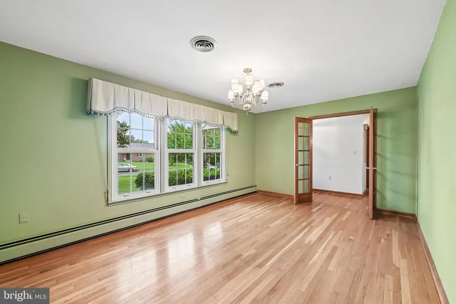 6100 Pembrook St, Frederick, MD 21704 - #2