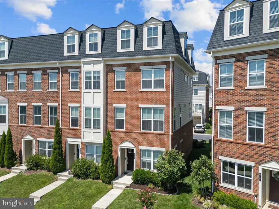 615 7th St E, Frederick, MD 21701 - #3