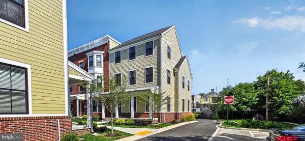 426 Chapel Aly #8, FREDERICK, MD 21701