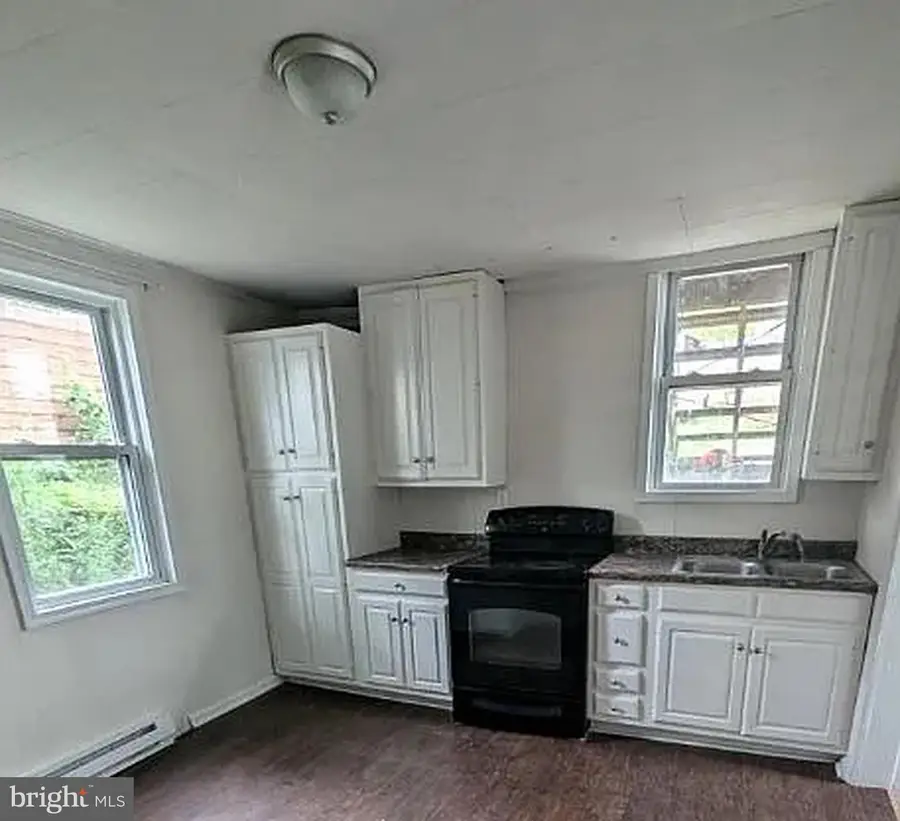 401 W Potomac St, Brunswick, MD 21716 - #2