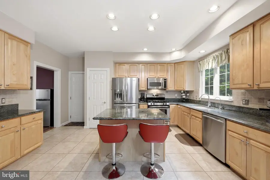 11203 Yardley Ct, Ijamsville, MD 21754 - #2