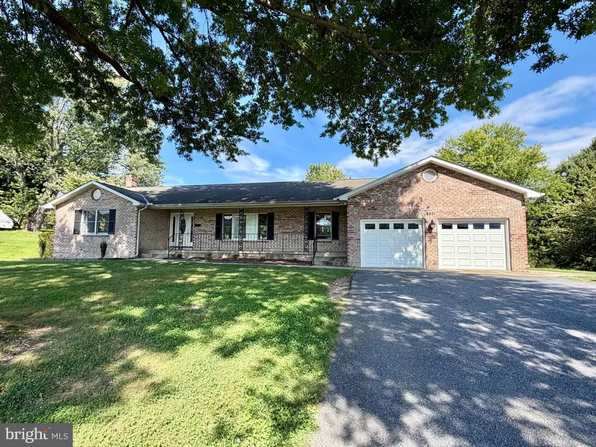 8021 Rocky Springs Rd, Frederick, MD 21702 - #1