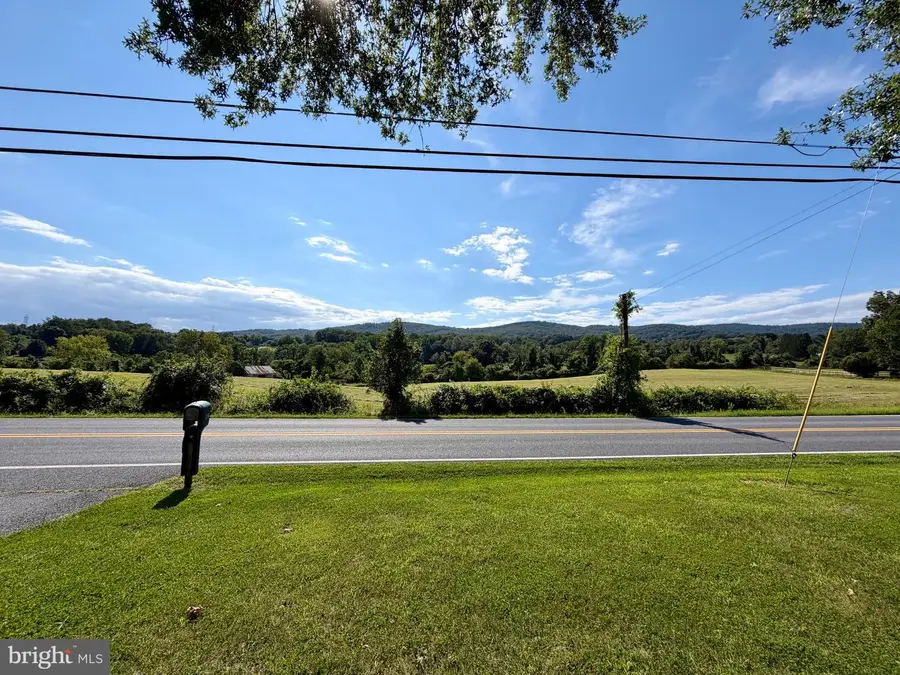 8021 Rocky Springs Rd, Frederick, MD 21702 - #3