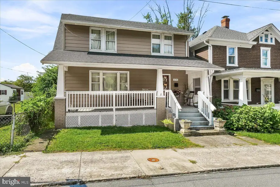 614 Brunswick St, Brunswick, MD 21716 - #2