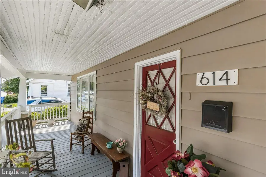614 Brunswick St, Brunswick, MD 21716 - #3