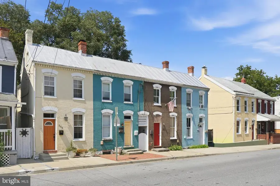 225 Center St, Frederick, MD 21701 - #2