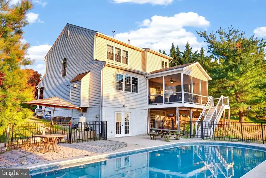 8840 Mapleville Rd, Mount Airy, MD 21771 - #3