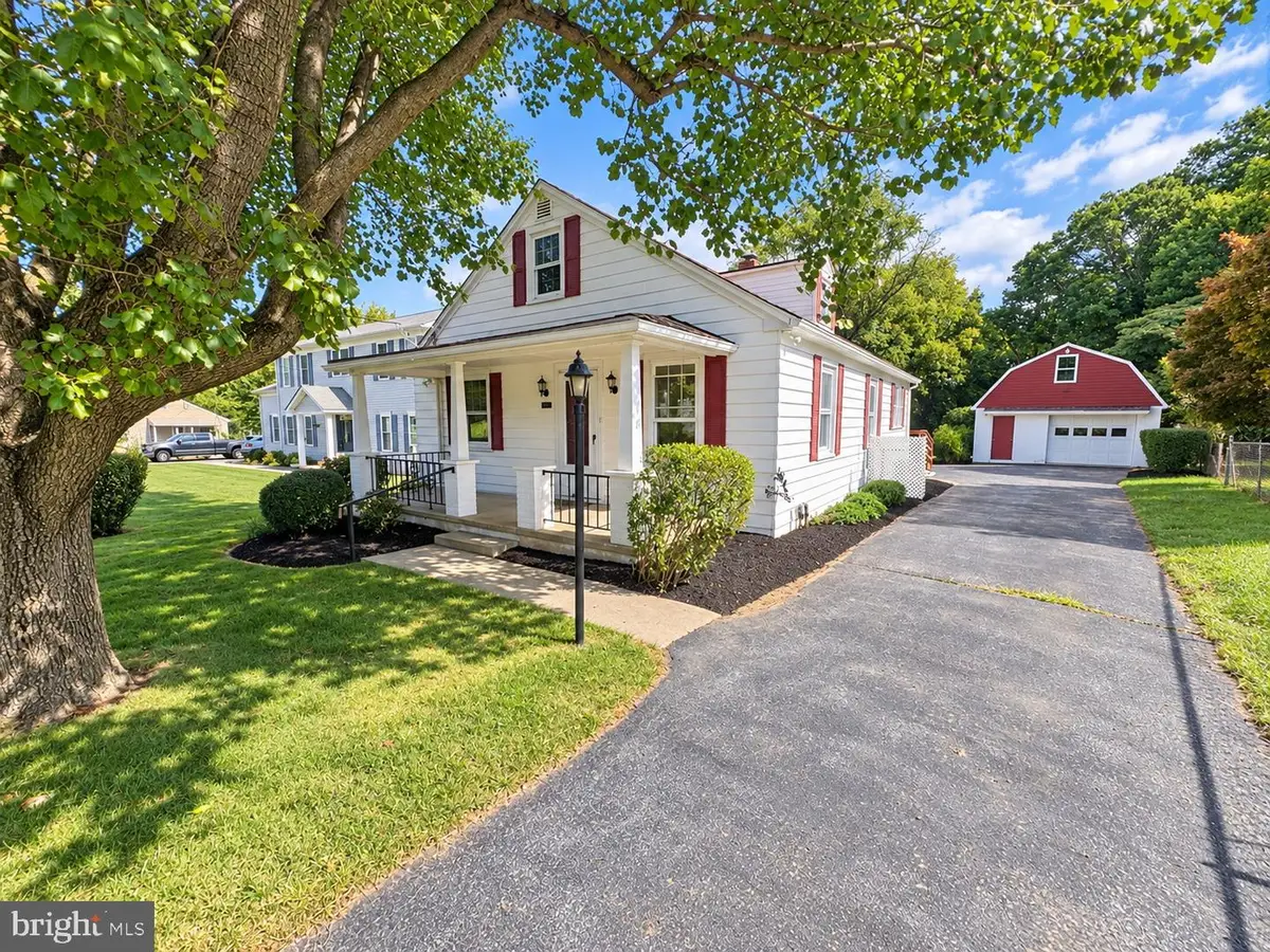 8921 Yellow Springs Rd, Frederick, MD 21702 - #1