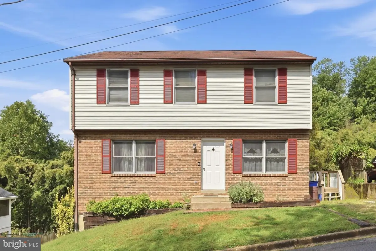 11 W E St, Brunswick, MD 21716 - #1