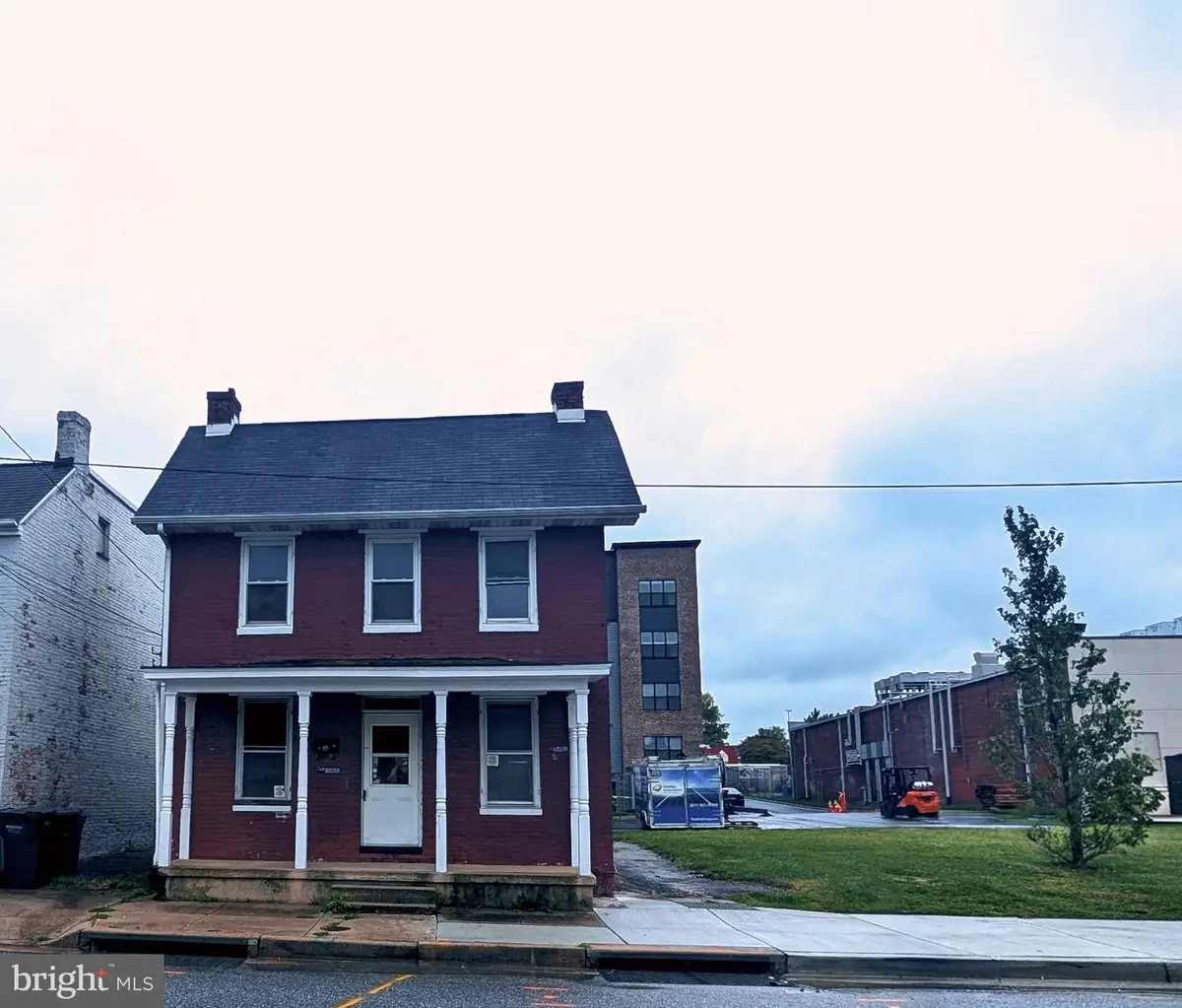 430 W Patrick St, Frederick, MD 21701 - #1