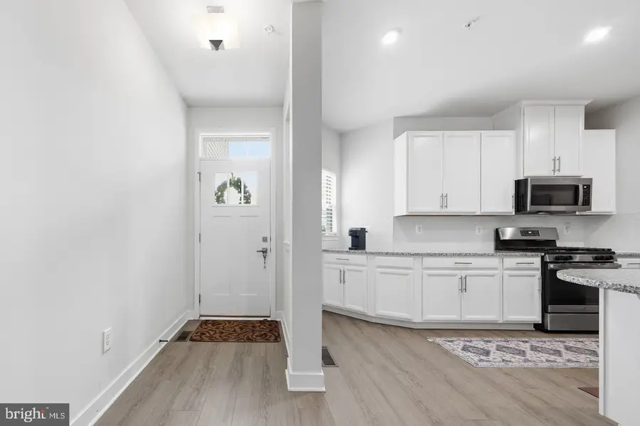 6134 Dock St, Frederick, MD 21703 - #2