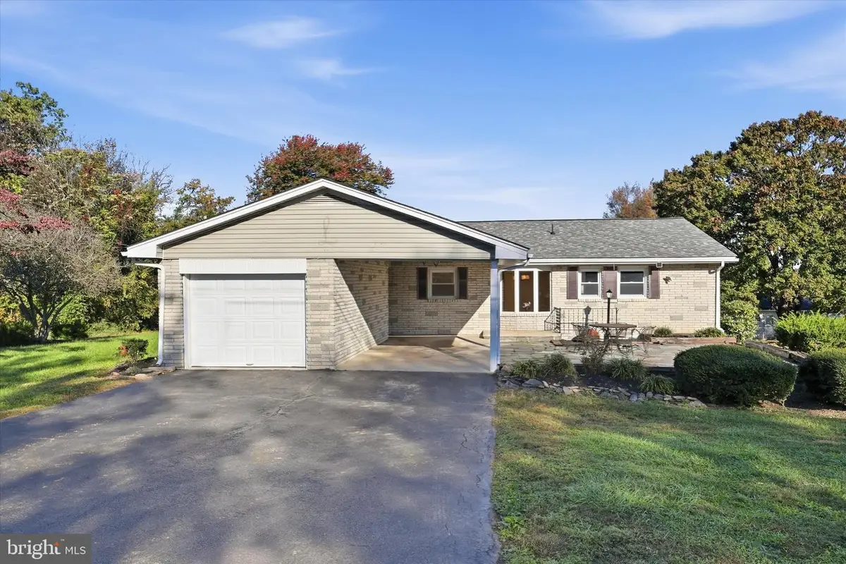 11000 Carriage Ln, Frederick, MD 21701 - #1