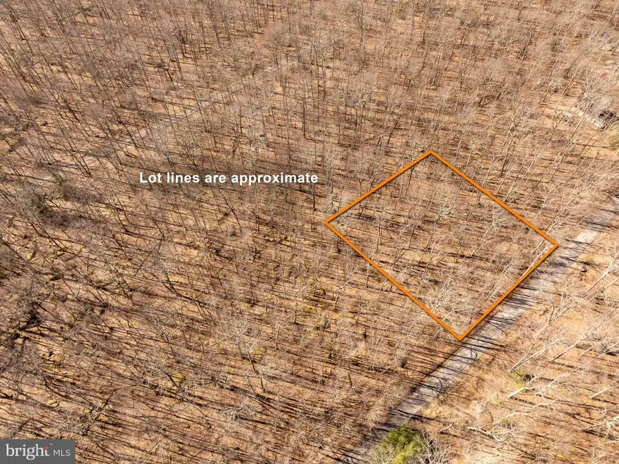 22 Elm Dr, Oakland, MD 21550 - #2