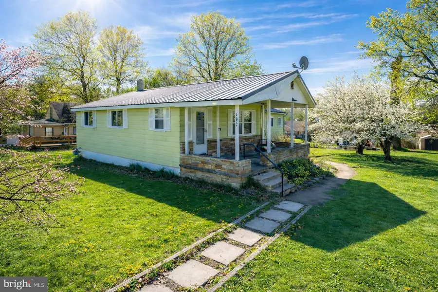 505 Shenandoah Ave, Loch Lynn Heights, MD 21550 - #2