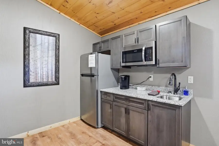 27 Grandview Blvd, McHenry, MD 21541 - #3