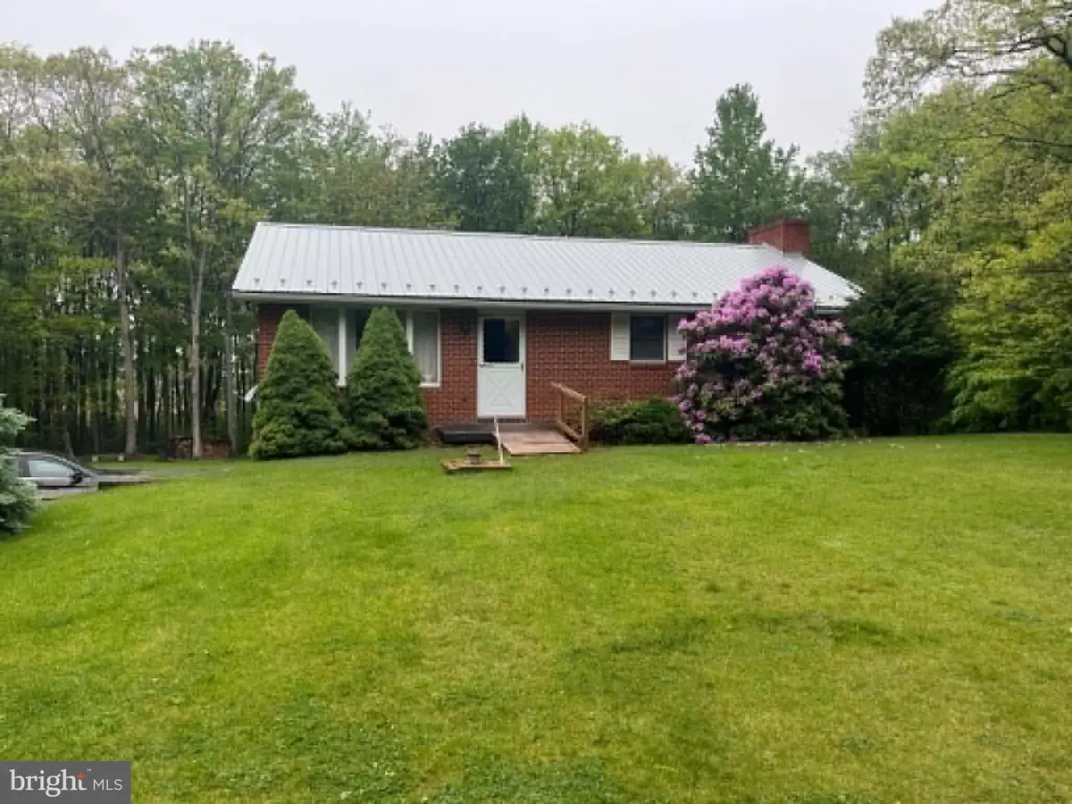 211 Rocky Mountain Dr, Grantsville, MD 21536 - #1