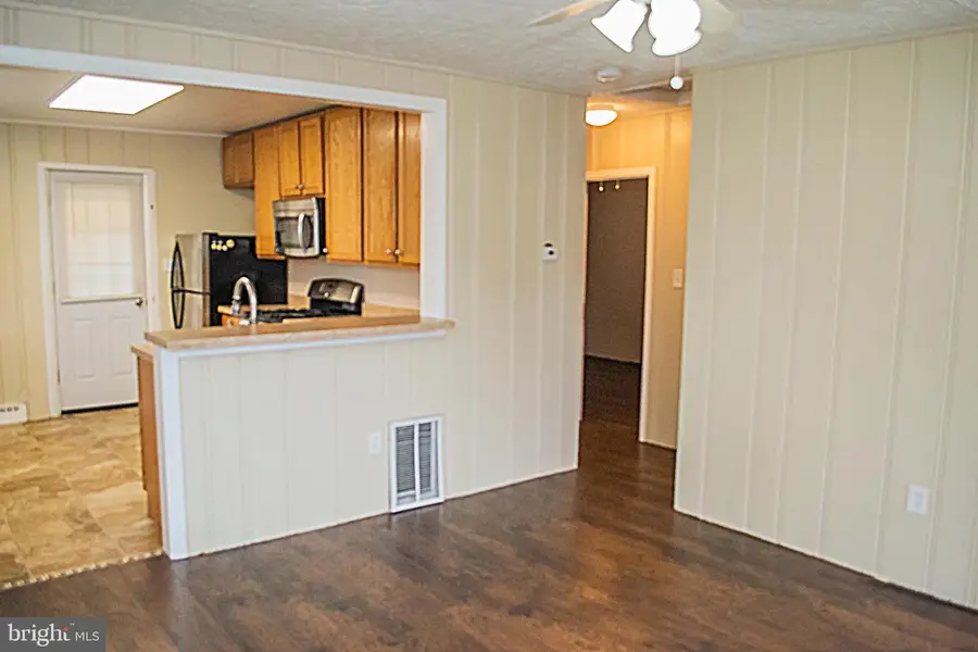 217 Walnut Ln, Aberdeen, MD 21001 - Image #2