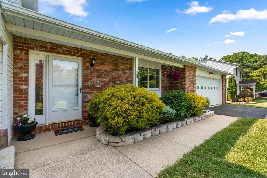 10022 Waterford Dr, Ellicott City, MD 21042 - #2