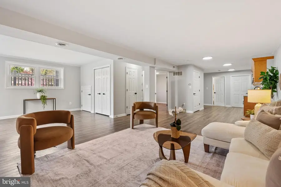 10021 Fox Den Rd, Ellicott City, MD 21042 - #3