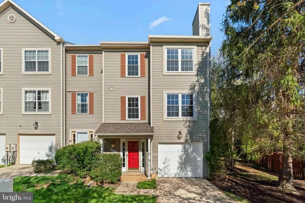 12239 Green Meadow Dr, Columbia, MD 21044 - #1