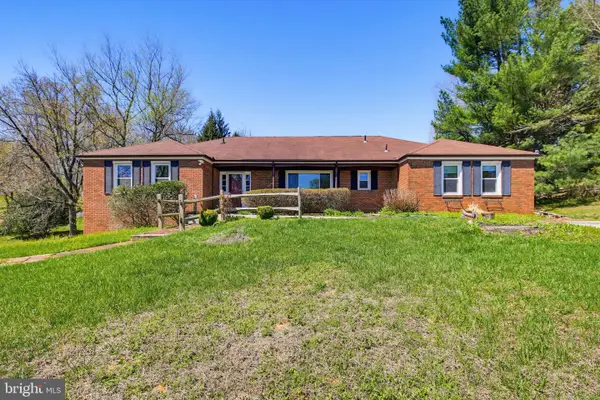 15884 Meadow Walk Rd, WOODBINE, MD 21797