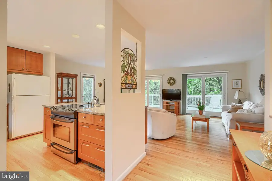 6706 Allview Dr, Columbia, MD 21046 - #2