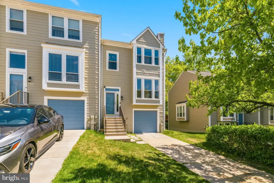 7711 Chatfield Ln, Ellicott City, MD 21043 - #2