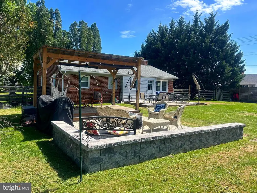 6122 Thompson Dr, Clarksville, MD 21029 - #2