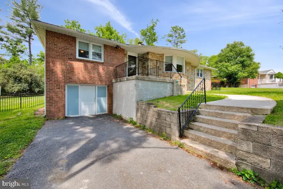 8530 Linwood Dr, Ellicott City, MD 21043 - #3