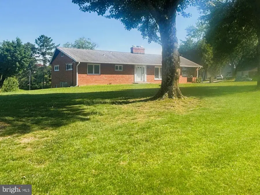 2901 Chestnut Hill Dr, Ellicott City, MD 21043 - #2
