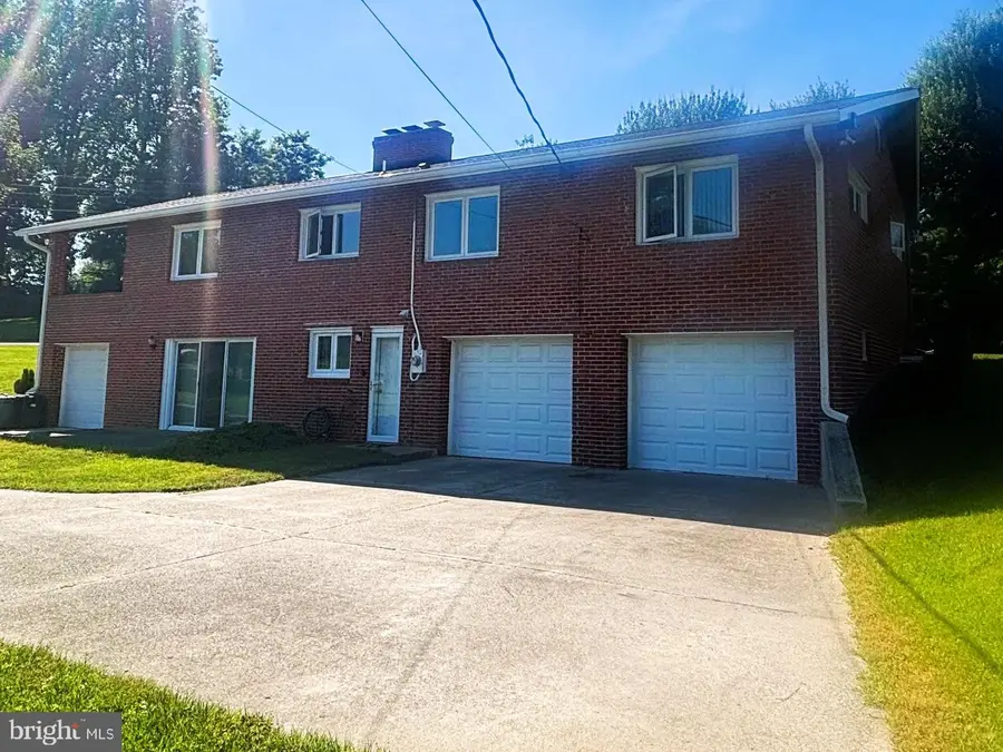 2901 Chestnut Hill Dr, Ellicott City, MD 21043 - #3