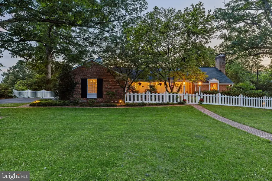 3802 Chatham Rd, Ellicott City, MD 21042 - #2