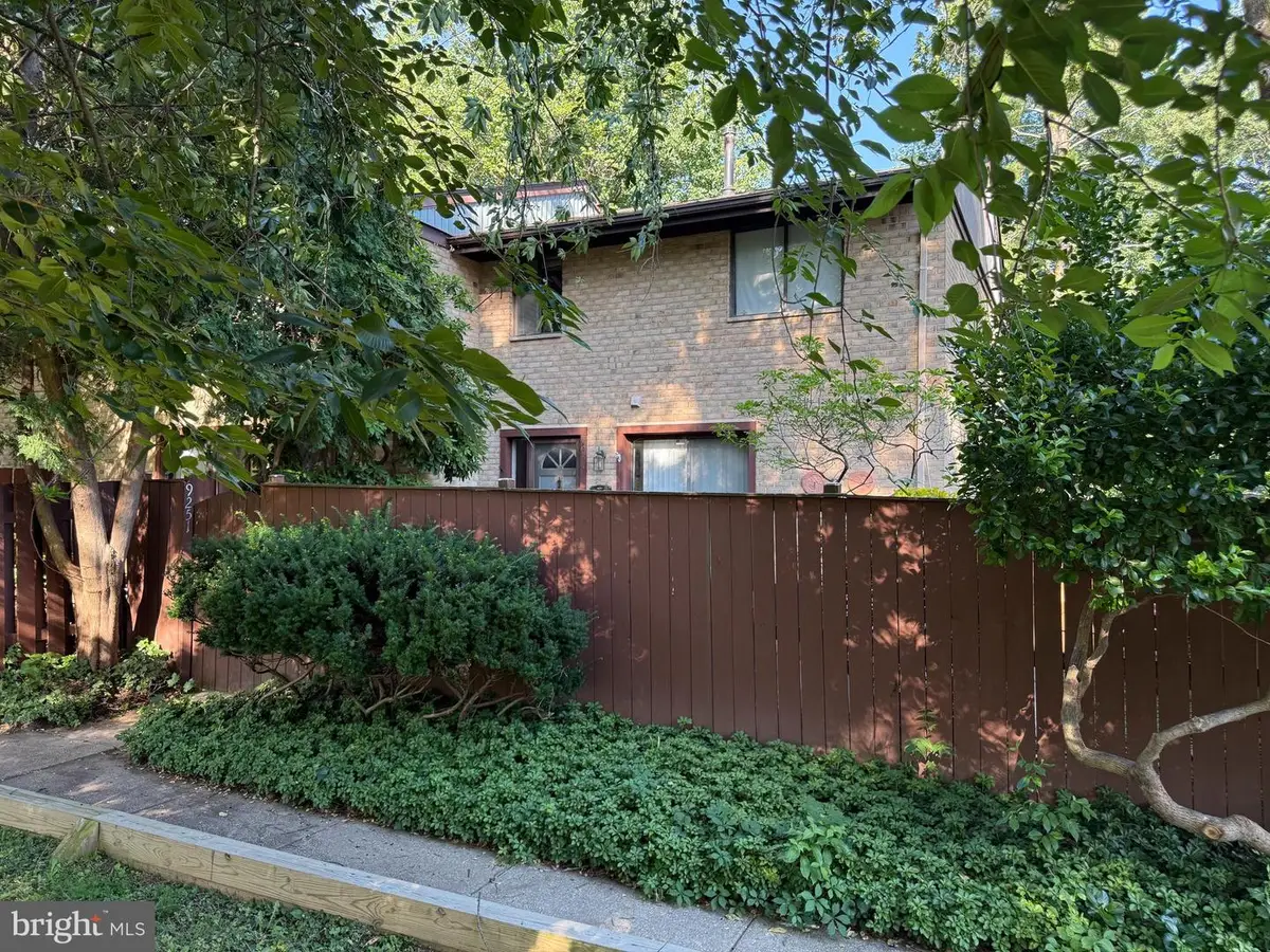 9251 Hobnail Ct, Columbia, MD 21045 - #1