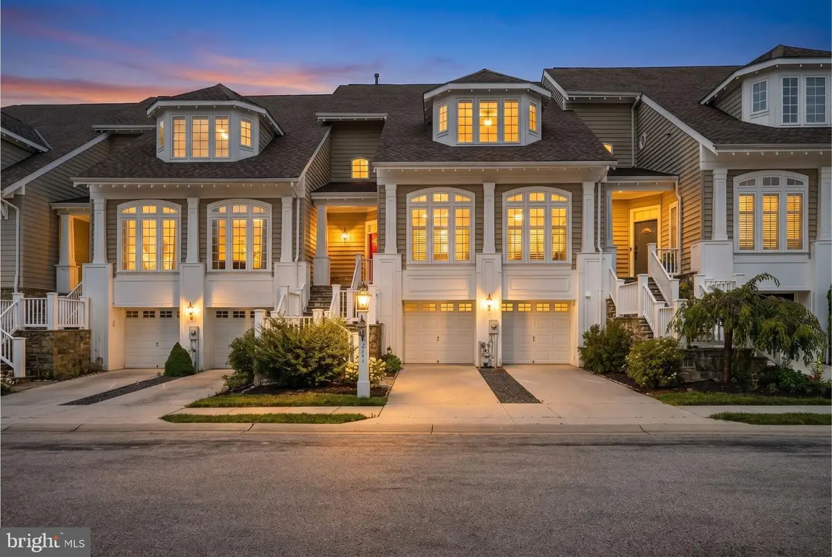 8741 Lake Edge Dr, Laurel, MD 20723 - #1