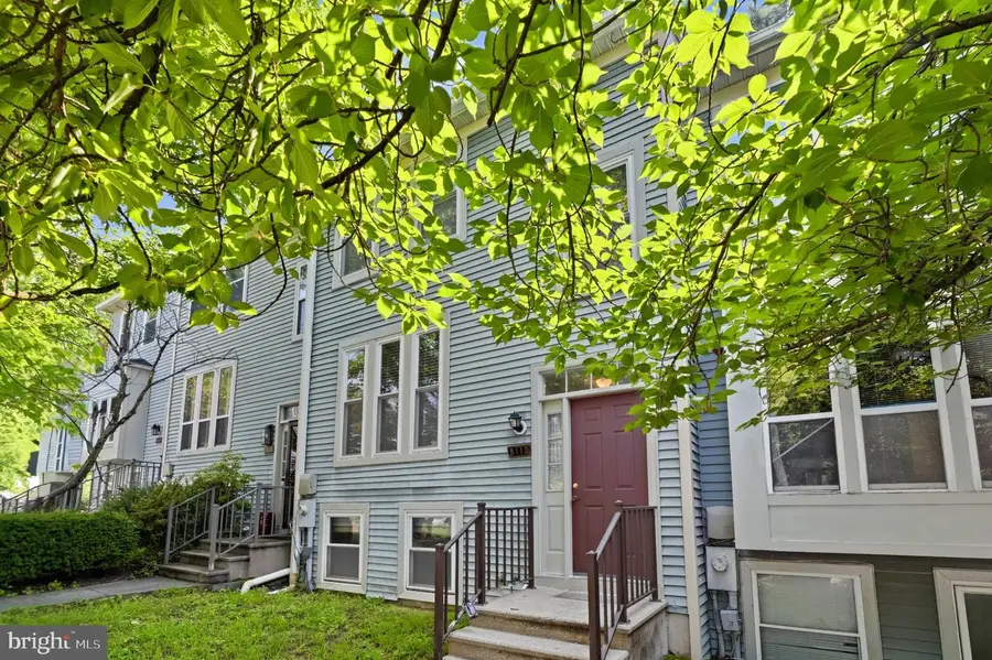 8112 Wooded Glen Ct, Ellicott City, MD 21043 - #2