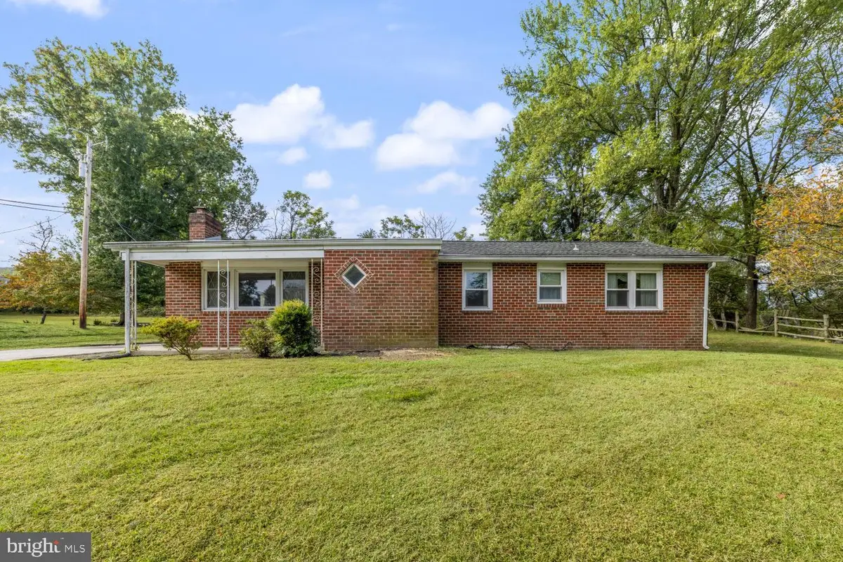 9421 Diamondback Dr, Columbia, MD 21045 - #1