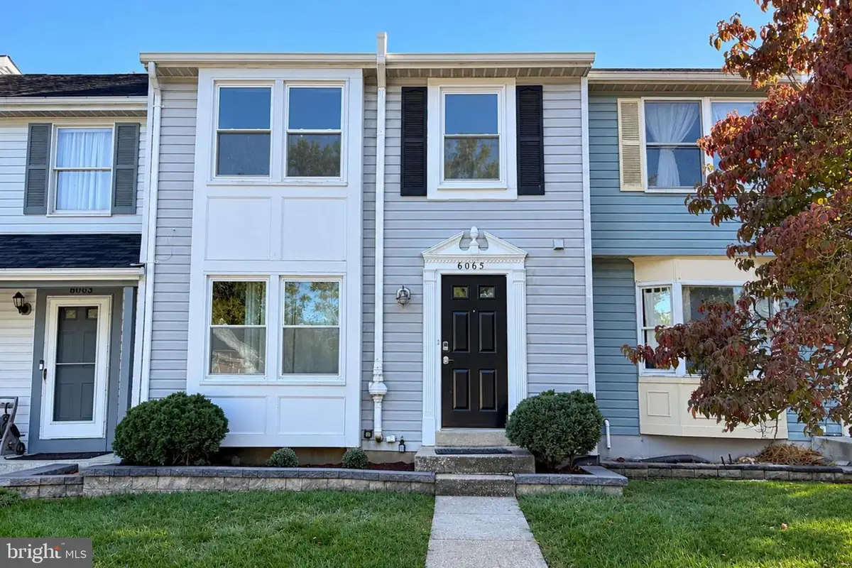 6065 Cedar Wood Dr, Columbia, MD 21044 - #1