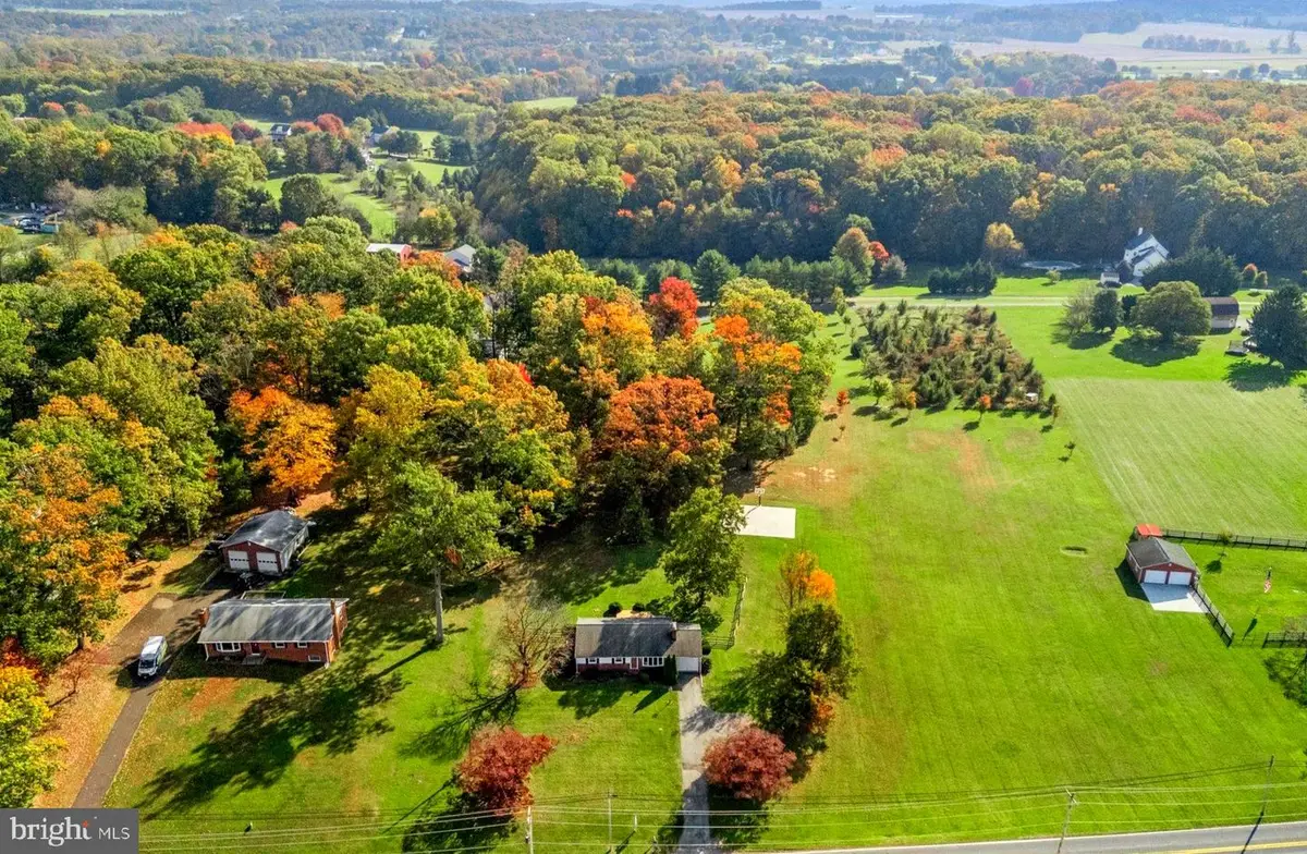 725 Long Corner Rd, Mount Airy, MD 21771 - #1