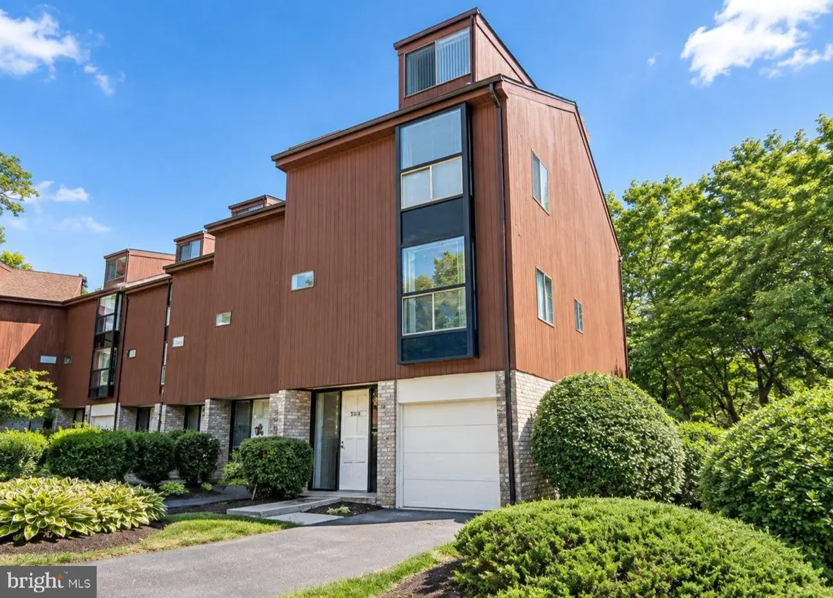5502 Vantage Point Rd, Columbia, MD 21044 - #1