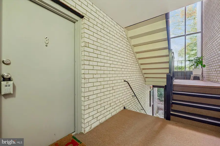 14428 Parkvale Rd ##3, Rockville, MD 20853 - Image #2